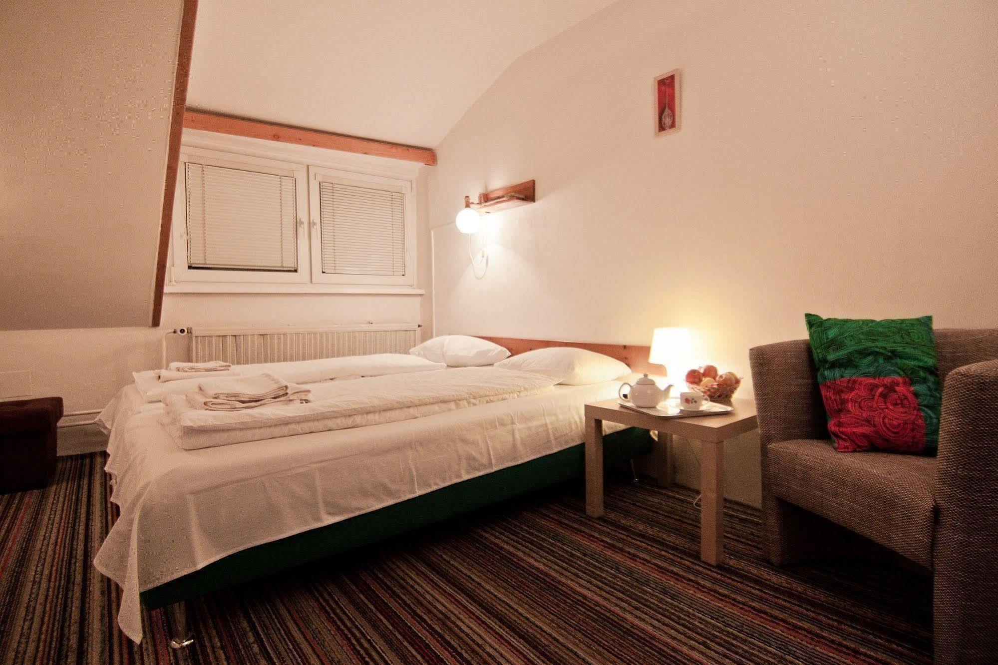 Pension Nika Prague Exterior photo
