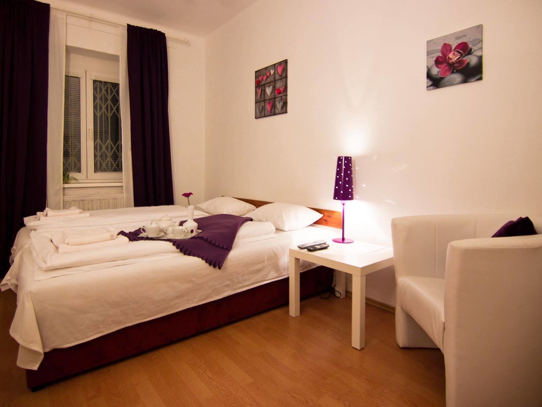 Pension Nika Prague Exterior photo